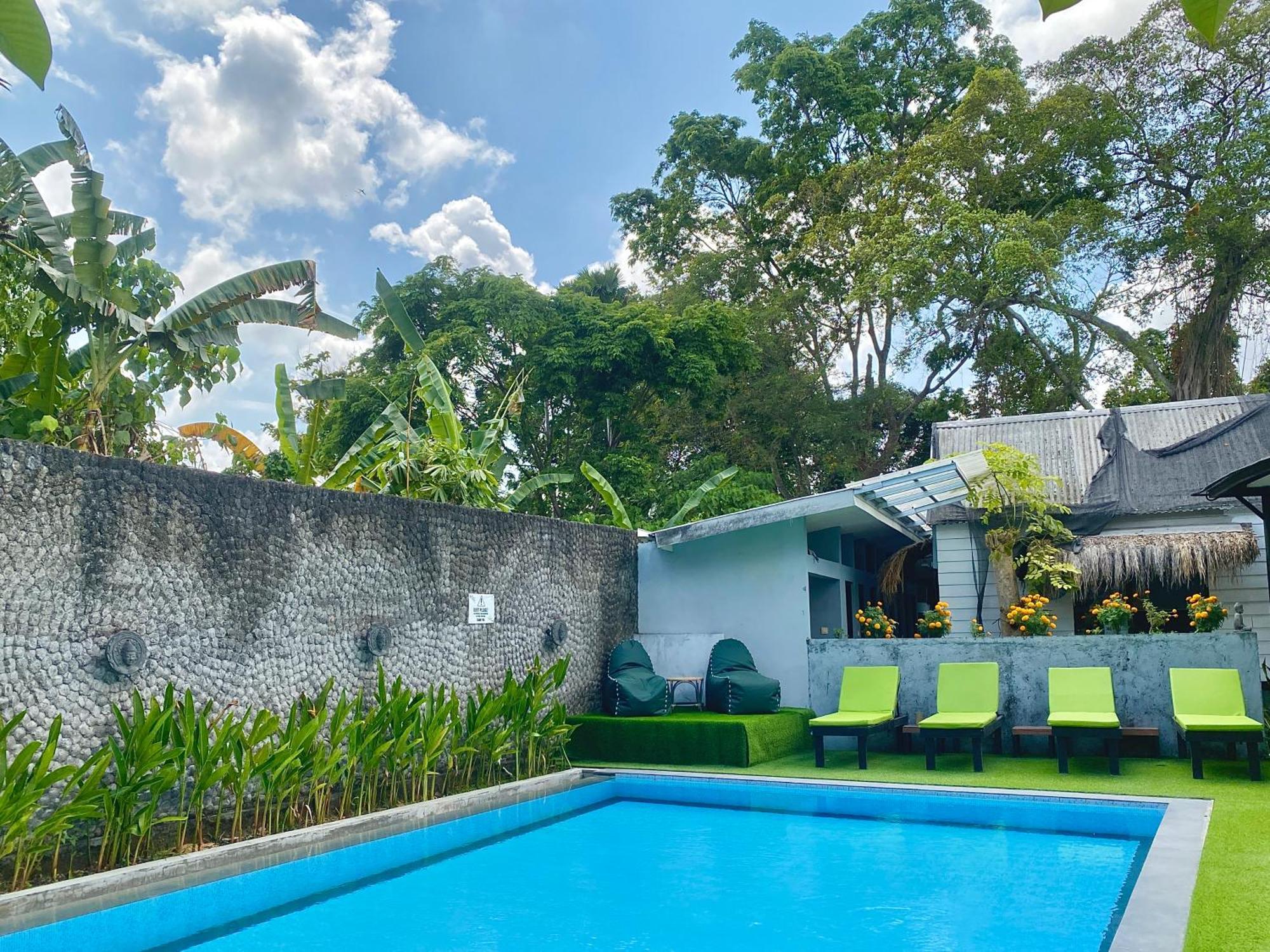 The Jungle Hostel Canggu Exterior photo