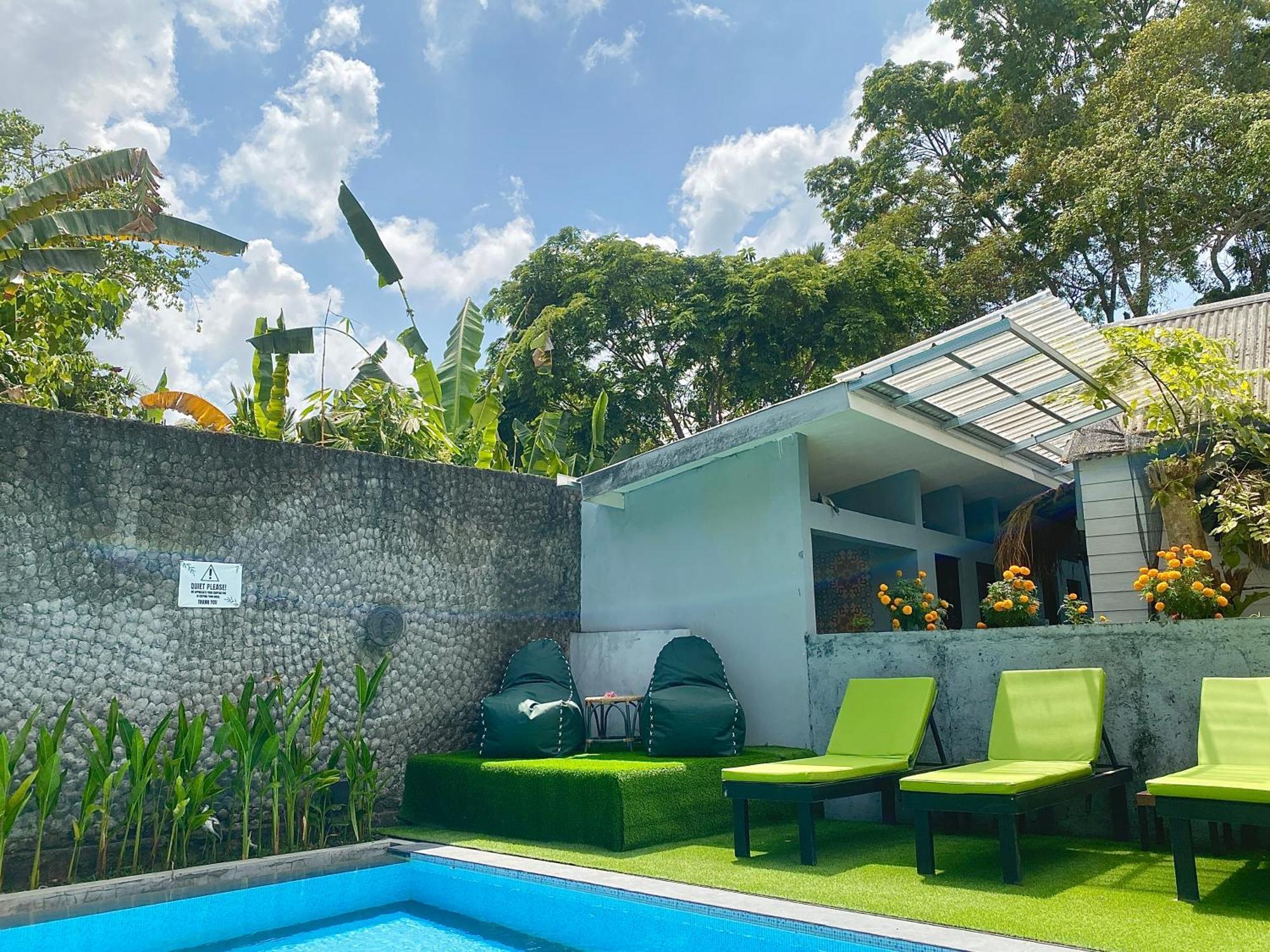 The Jungle Hostel Canggu Exterior photo