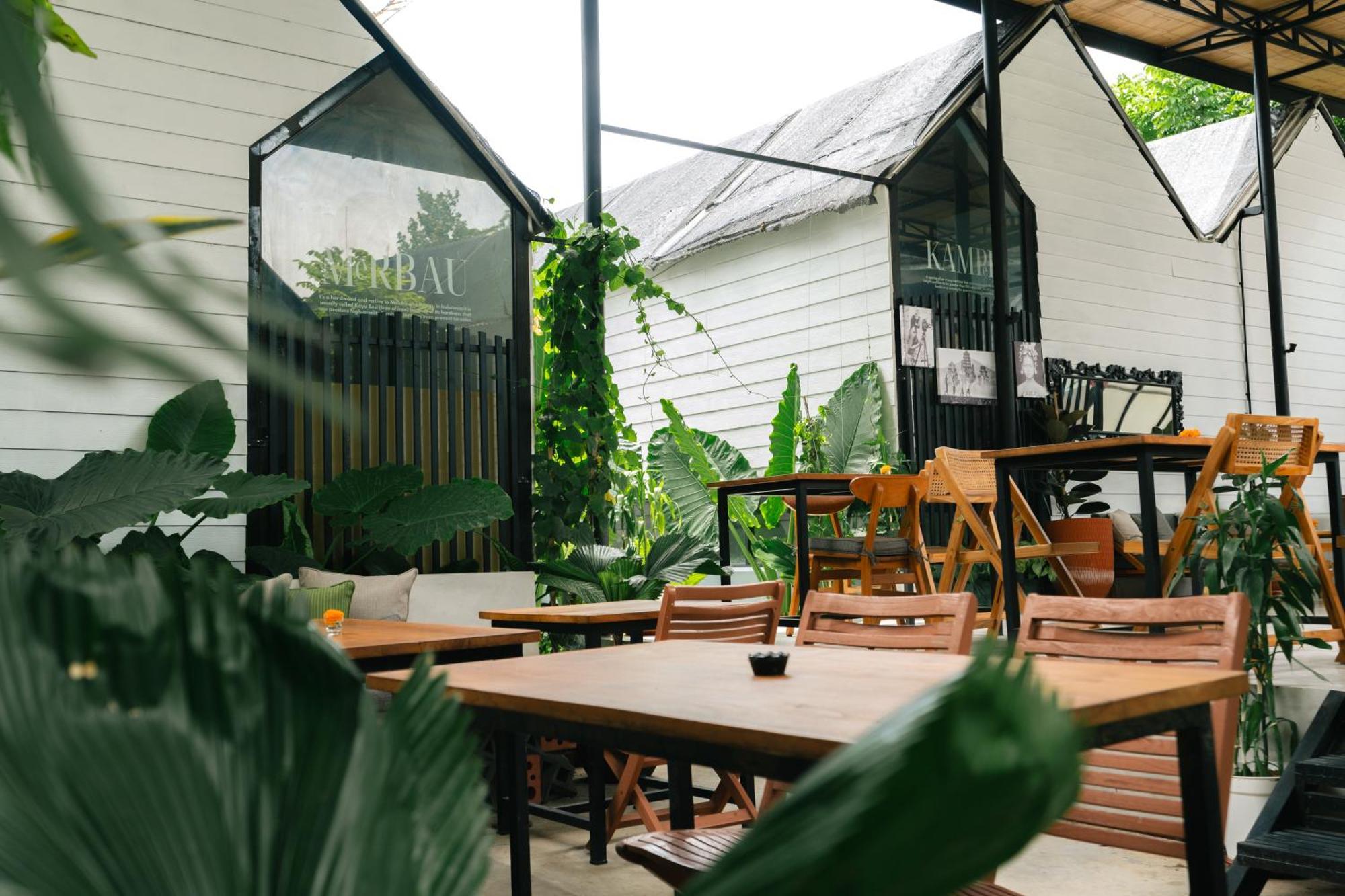 The Jungle Hostel Canggu Exterior photo