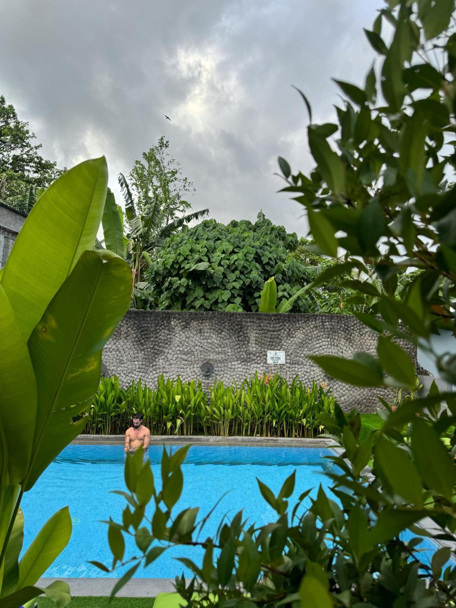 The Jungle Hostel Canggu Exterior photo