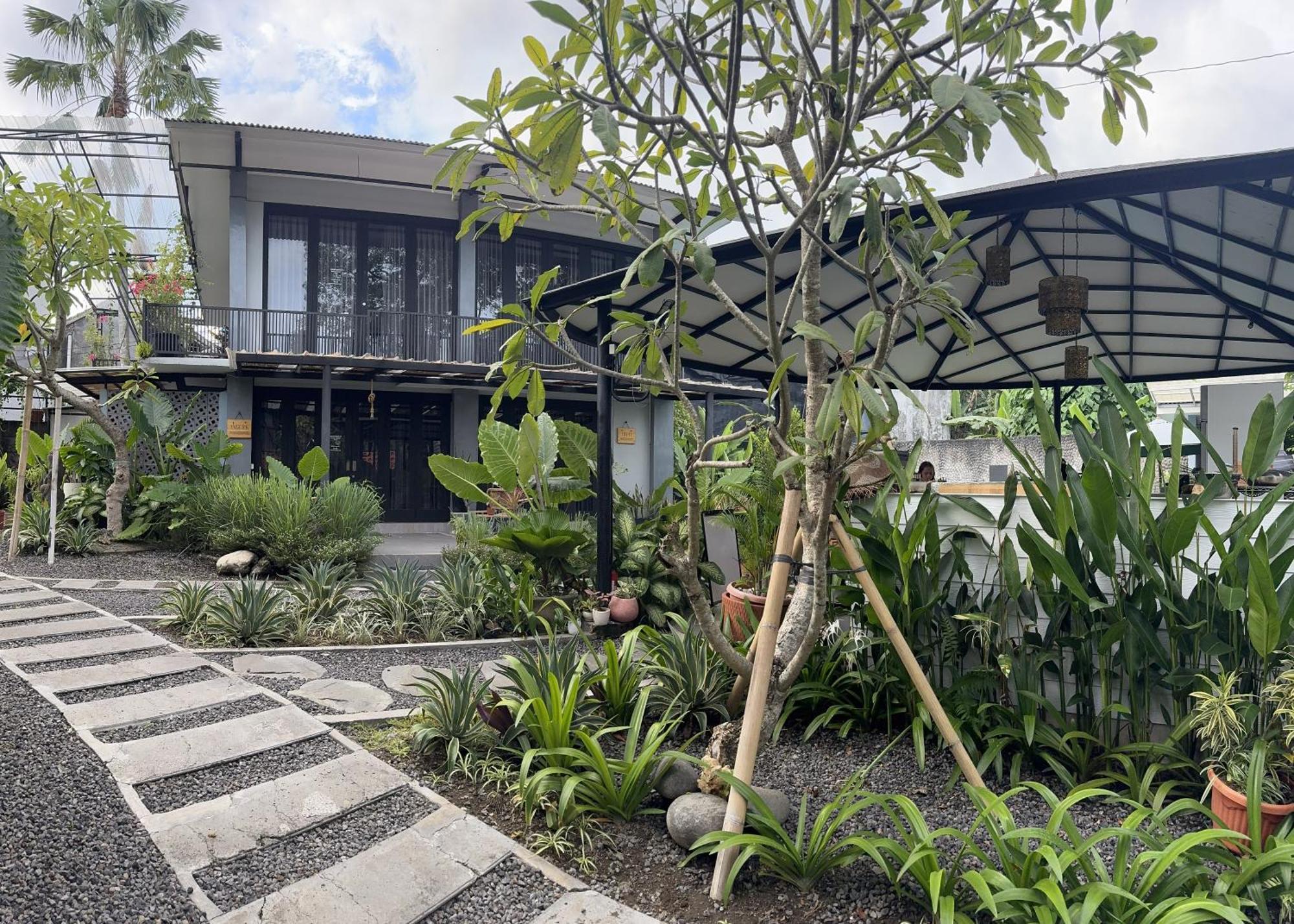The Jungle Hostel Canggu Exterior photo