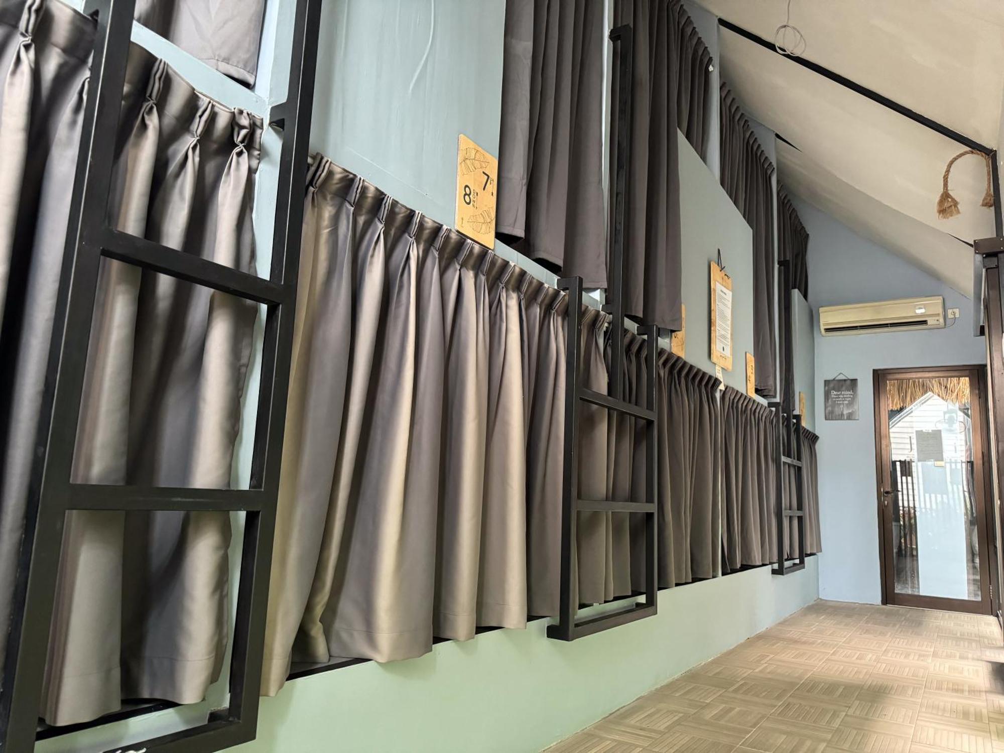 The Jungle Hostel Canggu Exterior photo