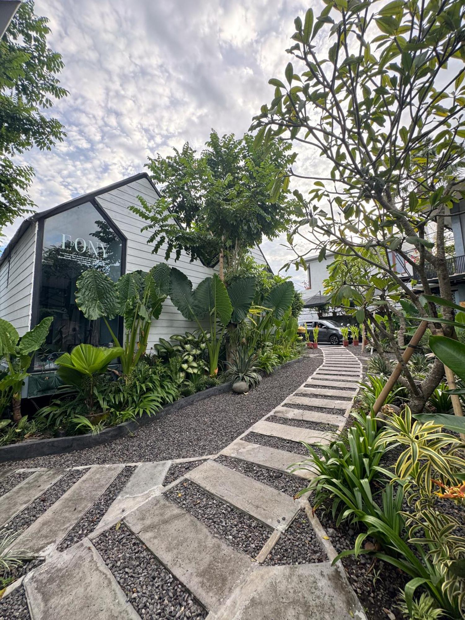 The Jungle Hostel Canggu Exterior photo